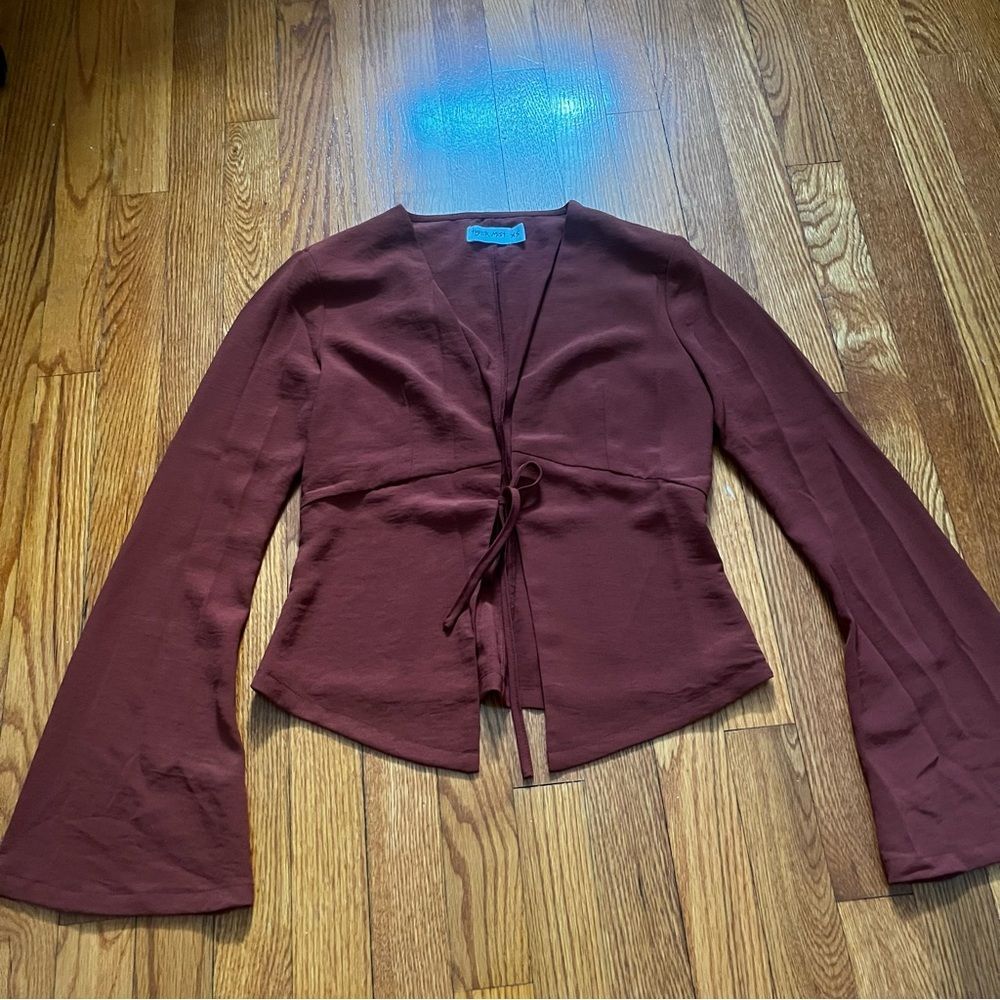 Tiger mist front tie flare sleeve long sleeve size XS